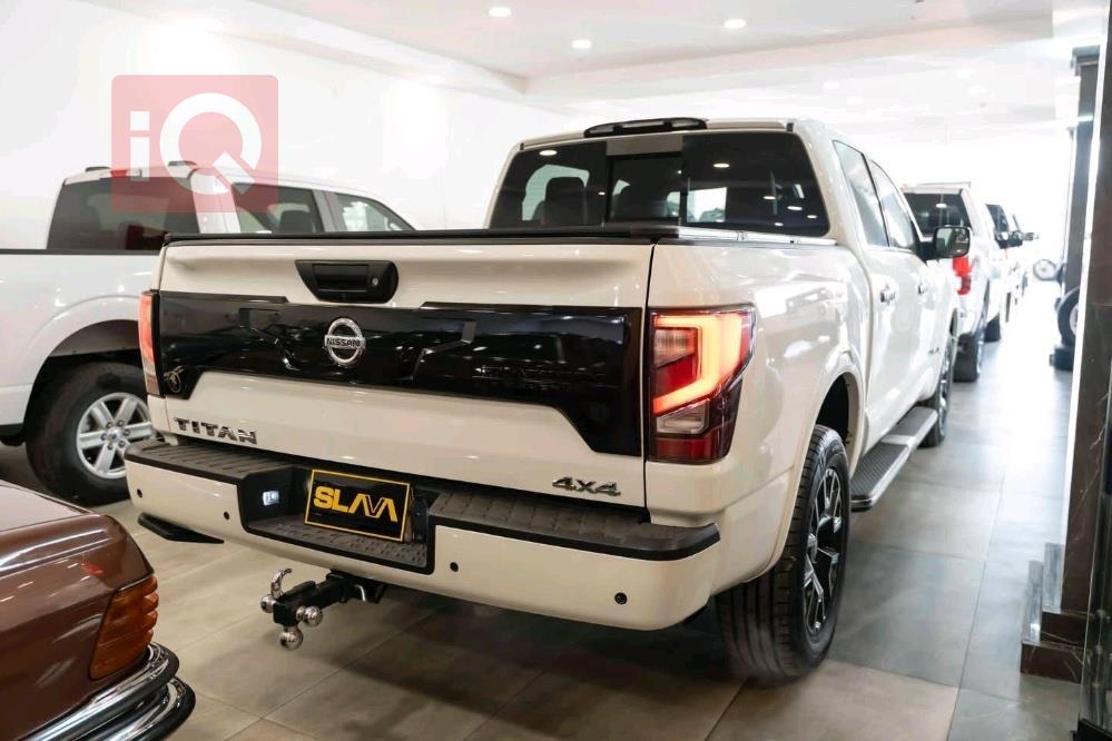 نيسان تيتان